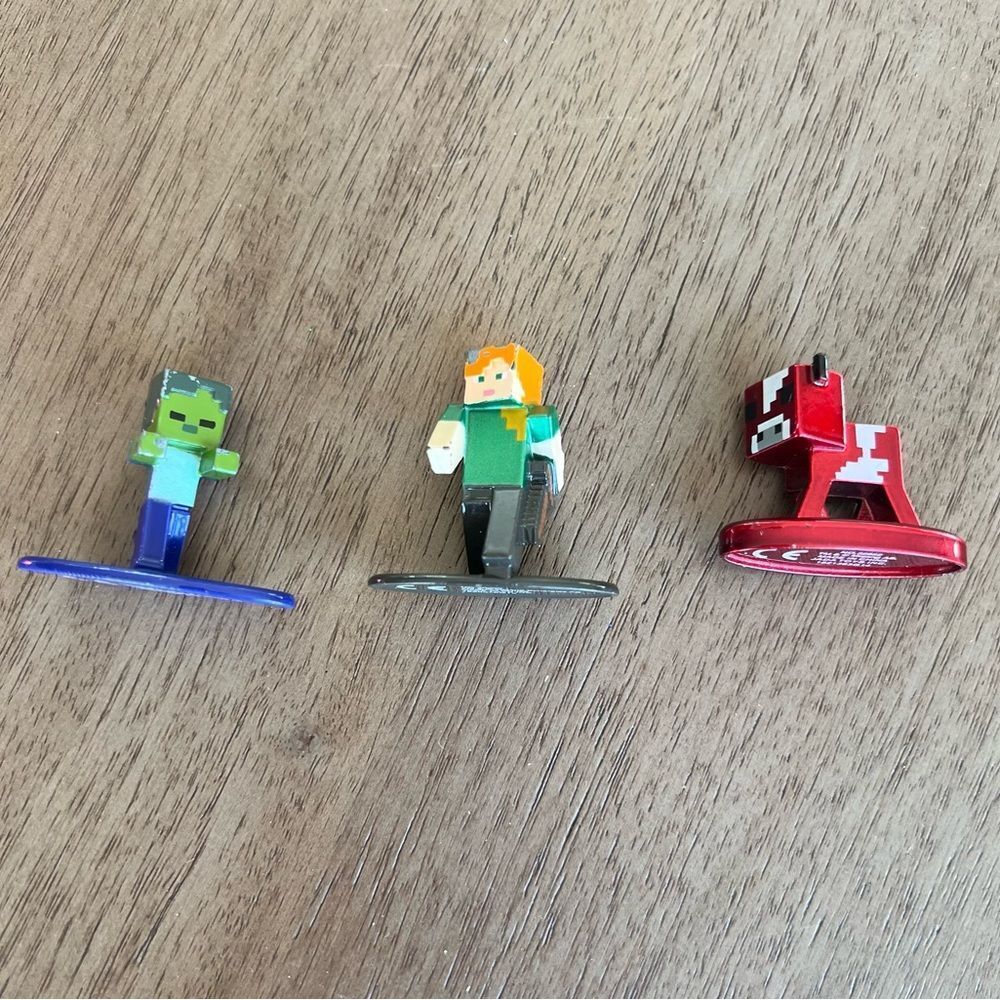 😊3/$30 Minecraft Dungeons Nano Metalfigs set of 3